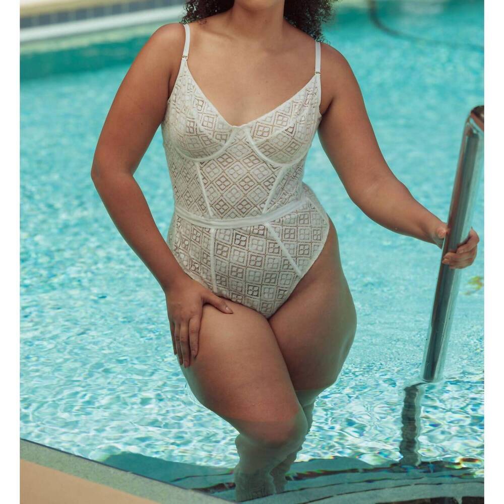 NEW KILO BRAVA geo lace underwire bodysuit in shell white